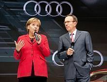 Bundeskanzlerin Merkel und VDA-Präsident Wissman auf der diesjährigen IAA. Foto: VDA/auto-reporter.net